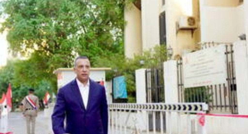 الكاظمي يعطي درسا في الوطنية في أول أيام العام الدراسي الجديد في العراق