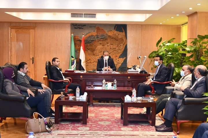 جريدة شبكة أخبار الدولية: محافظ الفيوم يناقش تحديات وآليات التوسع في إنتاج مناحل&nbsp;العسل