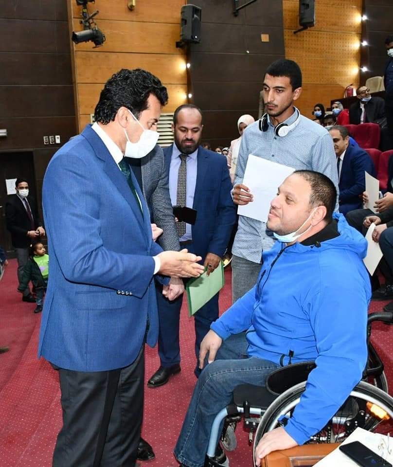 جريدة شبكة أخبار الدولية : الدكتور أشرف صبحي يشهد حفل تكريم الشباب وذوي الهمم بعد اجتياز المرحلة الأولي من البرامج&nbsp;التدريبية