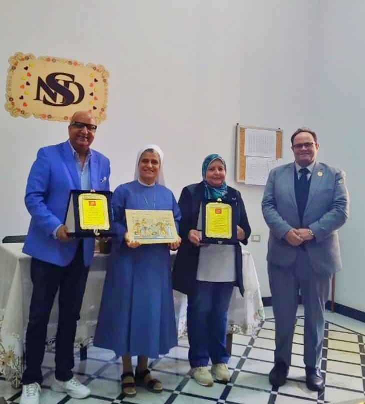 جريدة شبكة أخبار الدولية : تكريمات راهبات كلية نوتر دام دي سيون لرواد السياحة&nbsp;بالإسكندرية