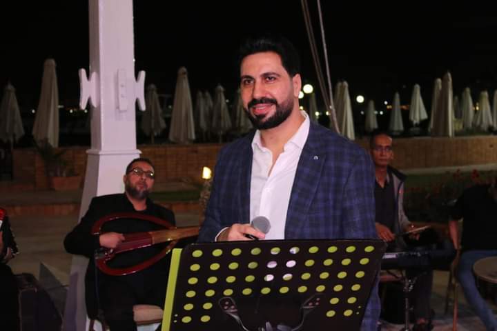 جريدة شبكة أخبار الدولية : الفنان محمد العلايلي يتألق في حفلته بنادي اليخت المصري وفرقته الموسيقية&nbsp;بالاسكندريه